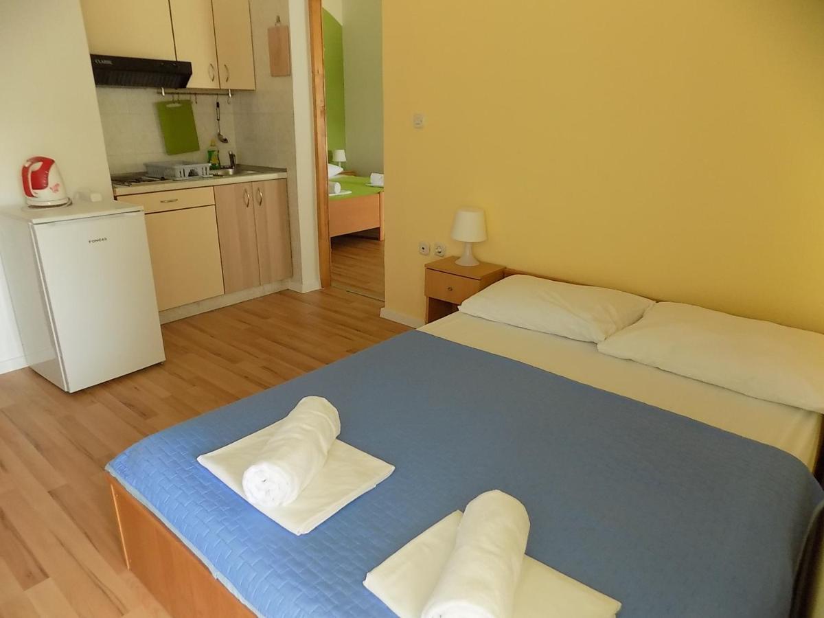 Apartments Galeb Pag - Beach Pag Town Bilik gambar